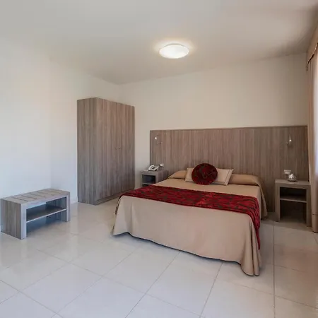 Hotel Valeria Del Mar 4*